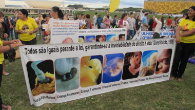 Marcha pela Vida e contra o Aborto em Brasília. Imagem referente a matéria