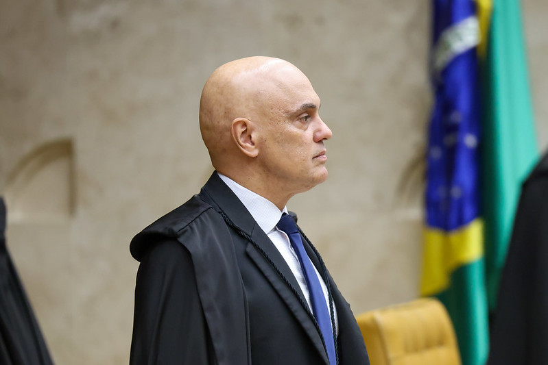 Moraes é irmão de um tabelião de Santos (SP).