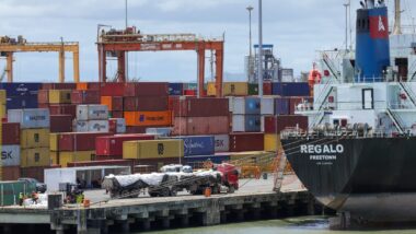 Porto de Suape, em Pernambuco: comércio internacional não é jogo de soma zero. Imagem referente a matéria