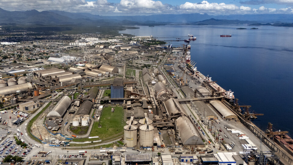 Obra milionária que promete dobrar capacidade do porto de Paranaguá entra na reta final