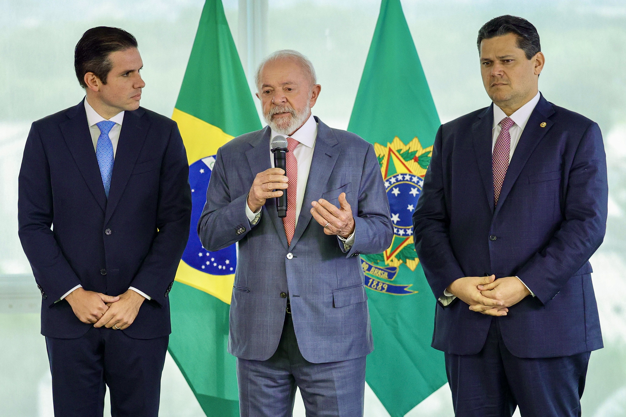 Em mensagem ao Congresso, Lula pede prioridade para o fim da escala 6×1, a PEC da Segurança Pública e o acordo entre Mercosul-UE.