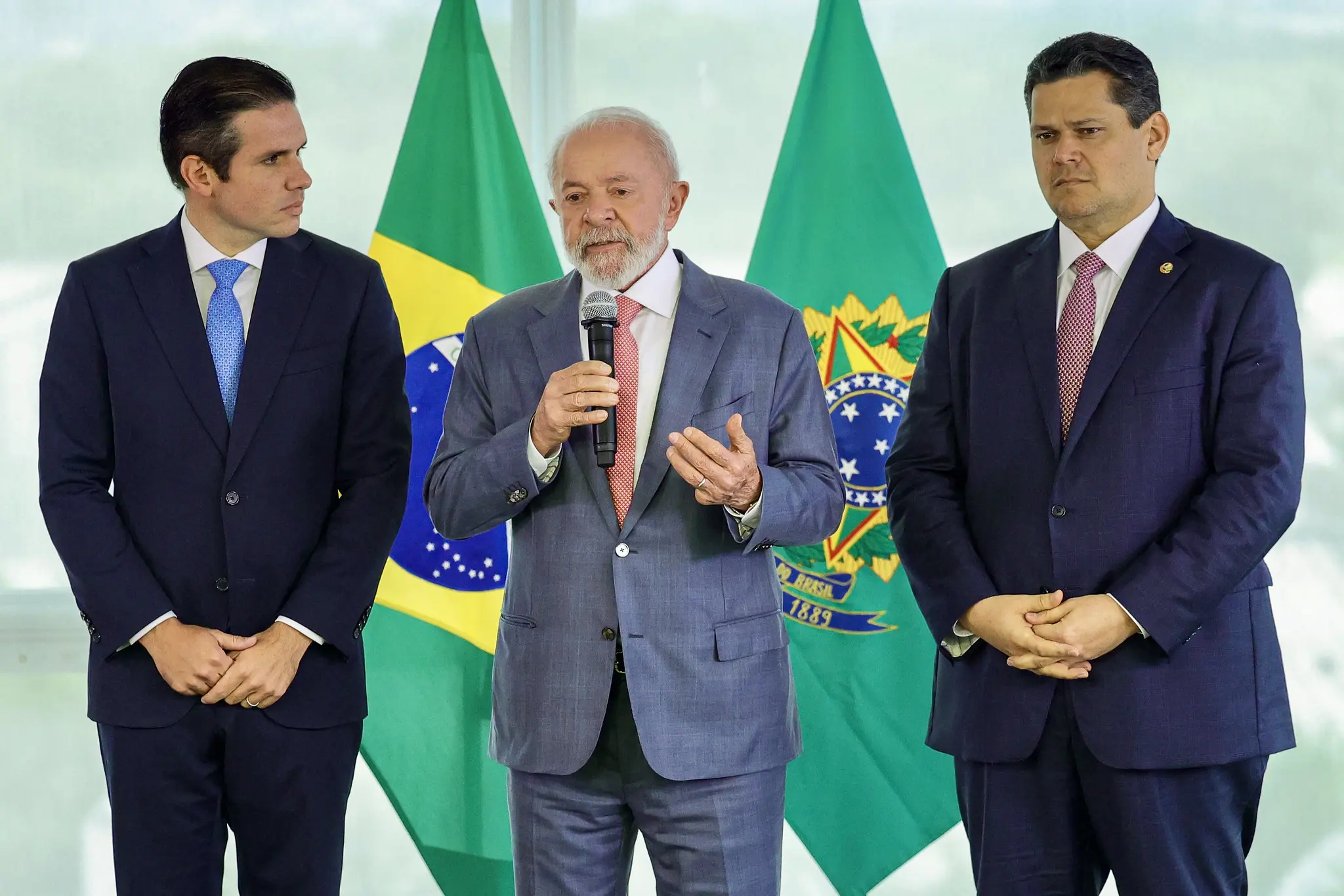 Lula define fim da escala 6x1 e acordo Mercosul-UE como prioridades no Congresso em 2026