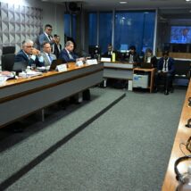 Sessão da CPMI do INSS no final do ano passado. Imagem referente a matéria