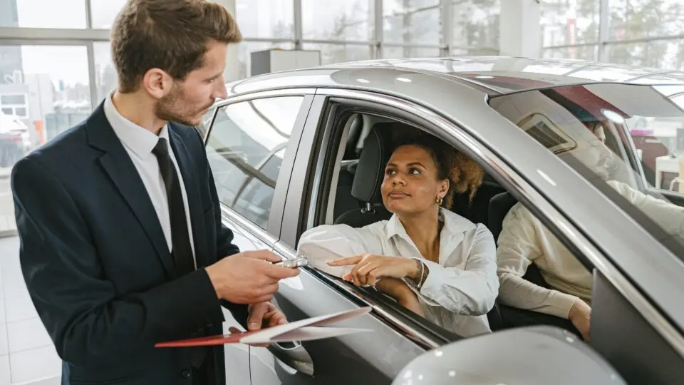 A isenção de imposto na compra de carro é um benefício fiscal previsto na legislação brasileira.