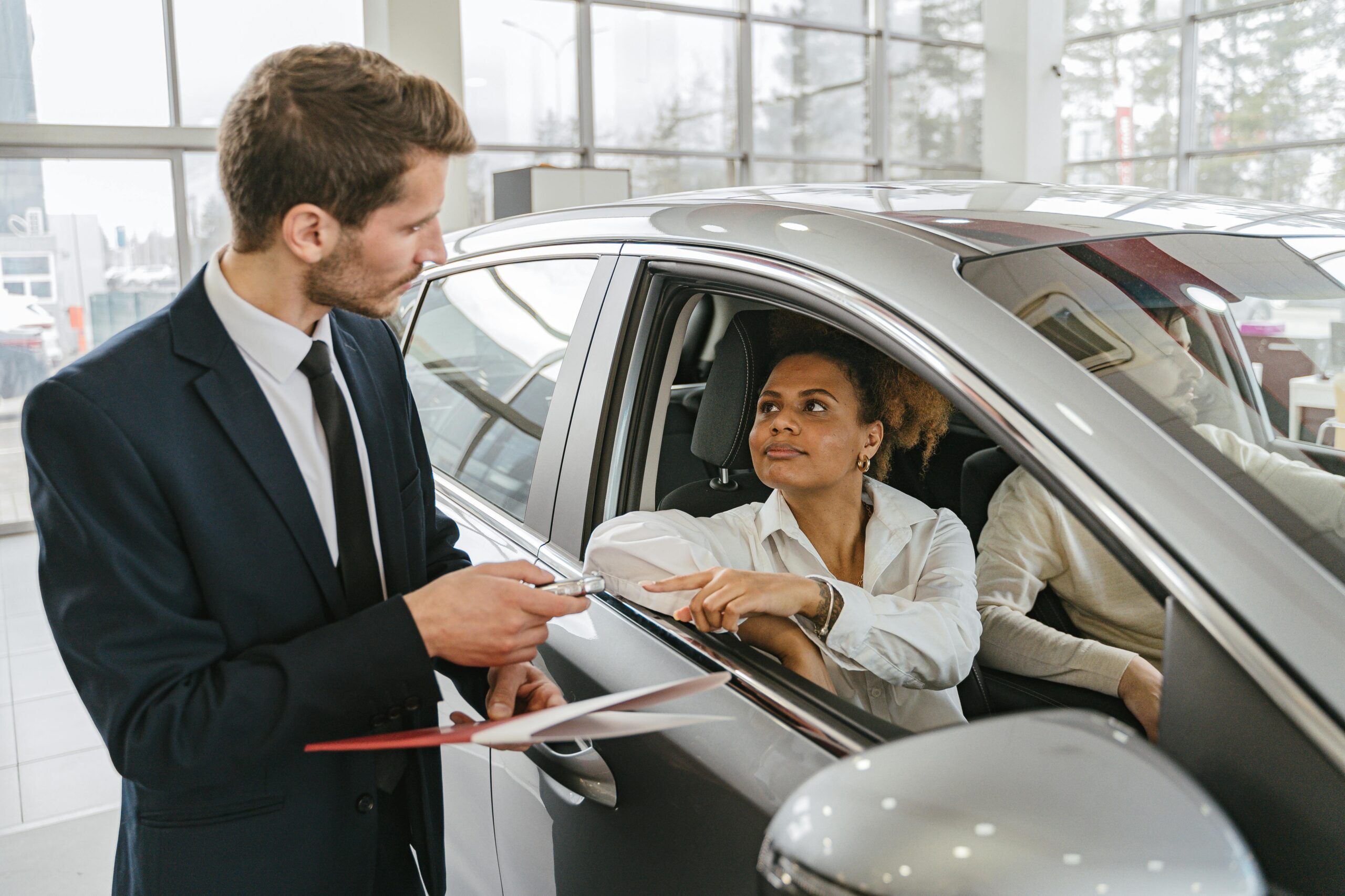 A isenção de imposto na compra de carro é um benefício fiscal previsto na legislação brasileira.
