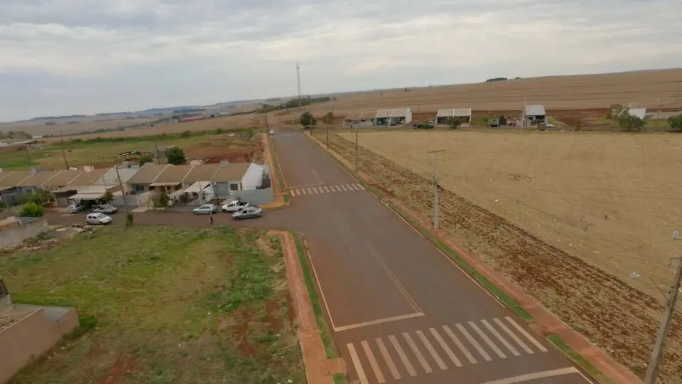 Pavimentação urbana transforma o dia a dia nos municípios paranaenses, levando mais mobilidade, qualidade de vida e valorização dos bairros por meio do programa Asfalto Novo, Vida Nova.