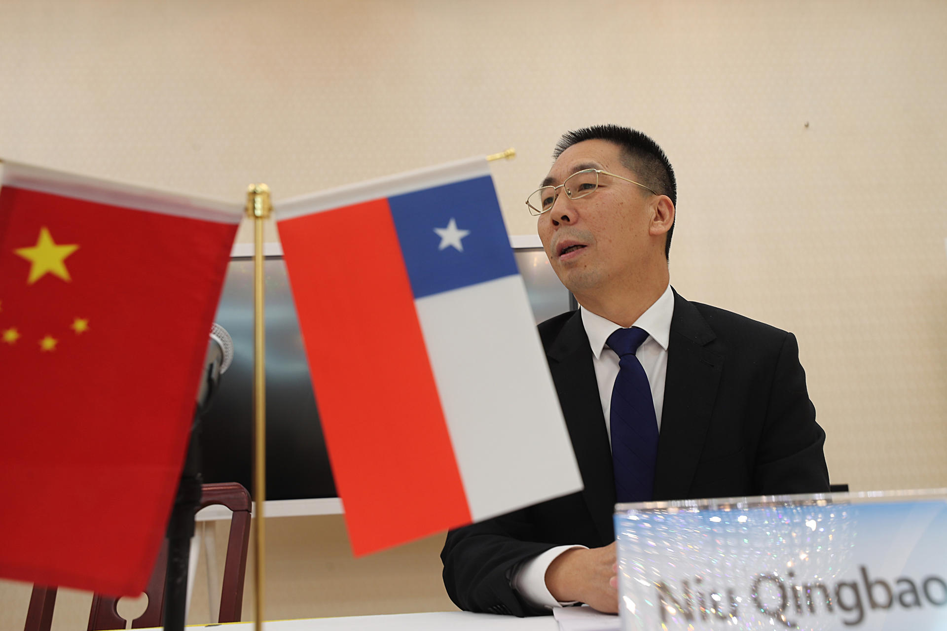 Parlamentares chilenos pedem investigação sobre projeto de cabo submarino de fibra óptica entre Chile e China, citando riscos à segurança e à soberania digital.