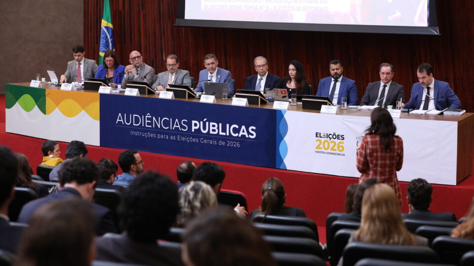 Governo Lula propõe ao TSE ampliar remoção de perfis e limitar retirada de conteúdos oficiais