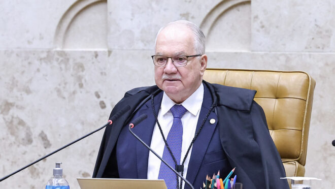 Fachin se declara impedido de julgar banco cliente da filha advogada