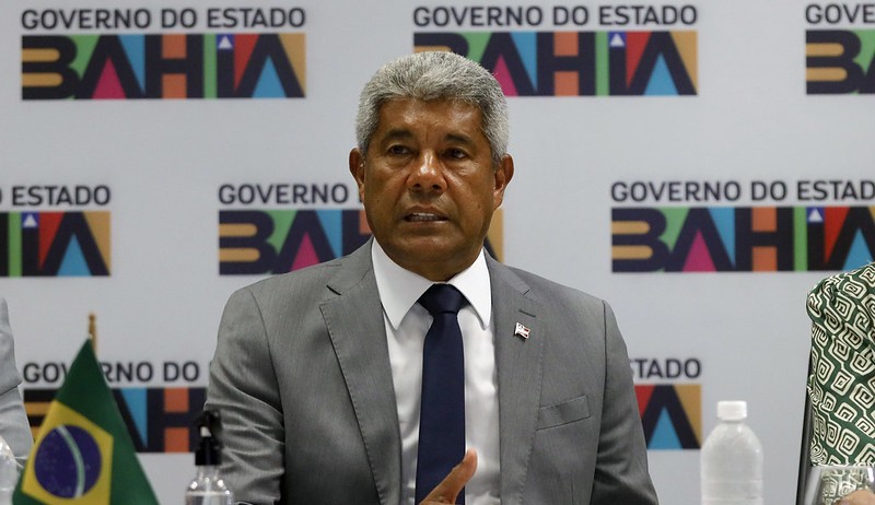 Jerônimo Rodrigues é o terceiro governador petista da Bahia. Investigações mostram elo entre gestões e o banco Master, envolvido em fraude ao sistema financeiro.