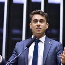 Com discurso conservador, fé cristã e domínio das redes sociais, Nikolas Ferreira se tornou referência da geração Z de direita no Brasil.
