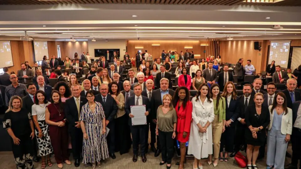 Entidades da sociedade civil se mobilizam na OAB-PR em defesa de um Código de Conduta para o STF.