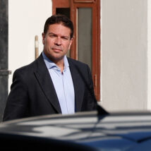 Governo Trump divulga foto de Alexandre Ramagem após detenção pelo ICE Ramagem foi detido após cometer uma infração de trânsito.