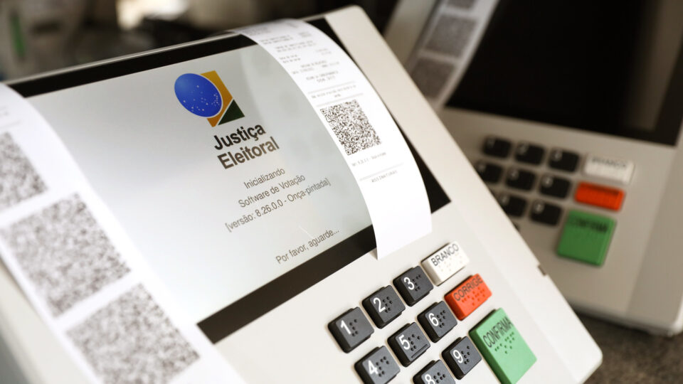 Procuradoria cobra do TSE regras mais rígidas para uso de IA nas eleições