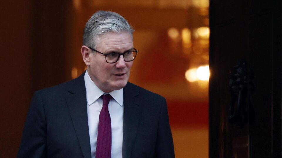 Chefe de gabinete do Reino Unido renuncia após novas revelações do caso Epstein