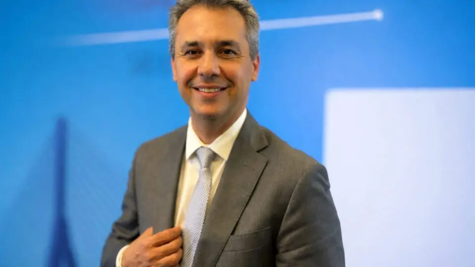 O advogado Alan Mincache analisa o aumento dos pedidos de recuperação judicial e os impactos da pressão financeira sobre empresas brasileiras.