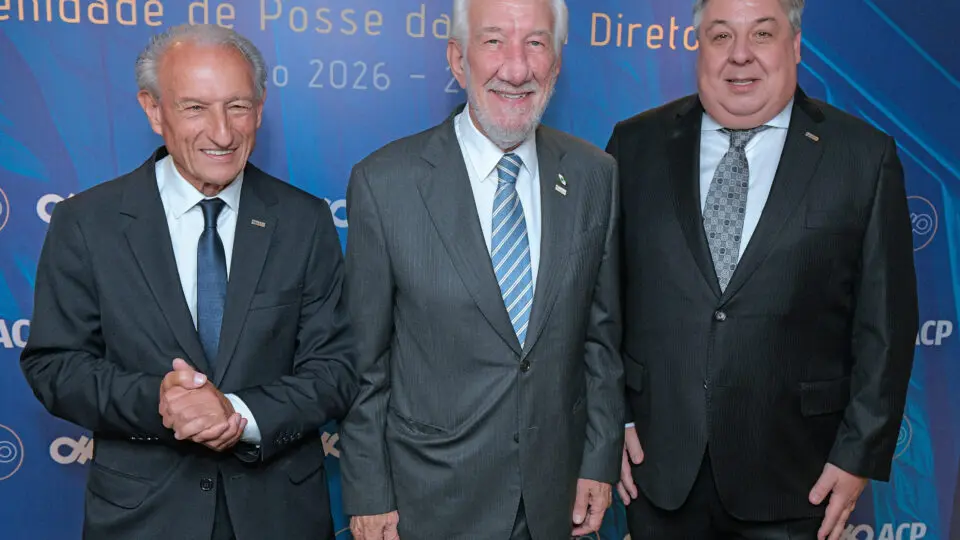 Darci Piana participa da posse da nova diretoria da Associação Comercial do Paraná (ACP), que oficializou Paulo Sérgio Mercer Mourão na presidência da entidade para o triênio 2026–2028.