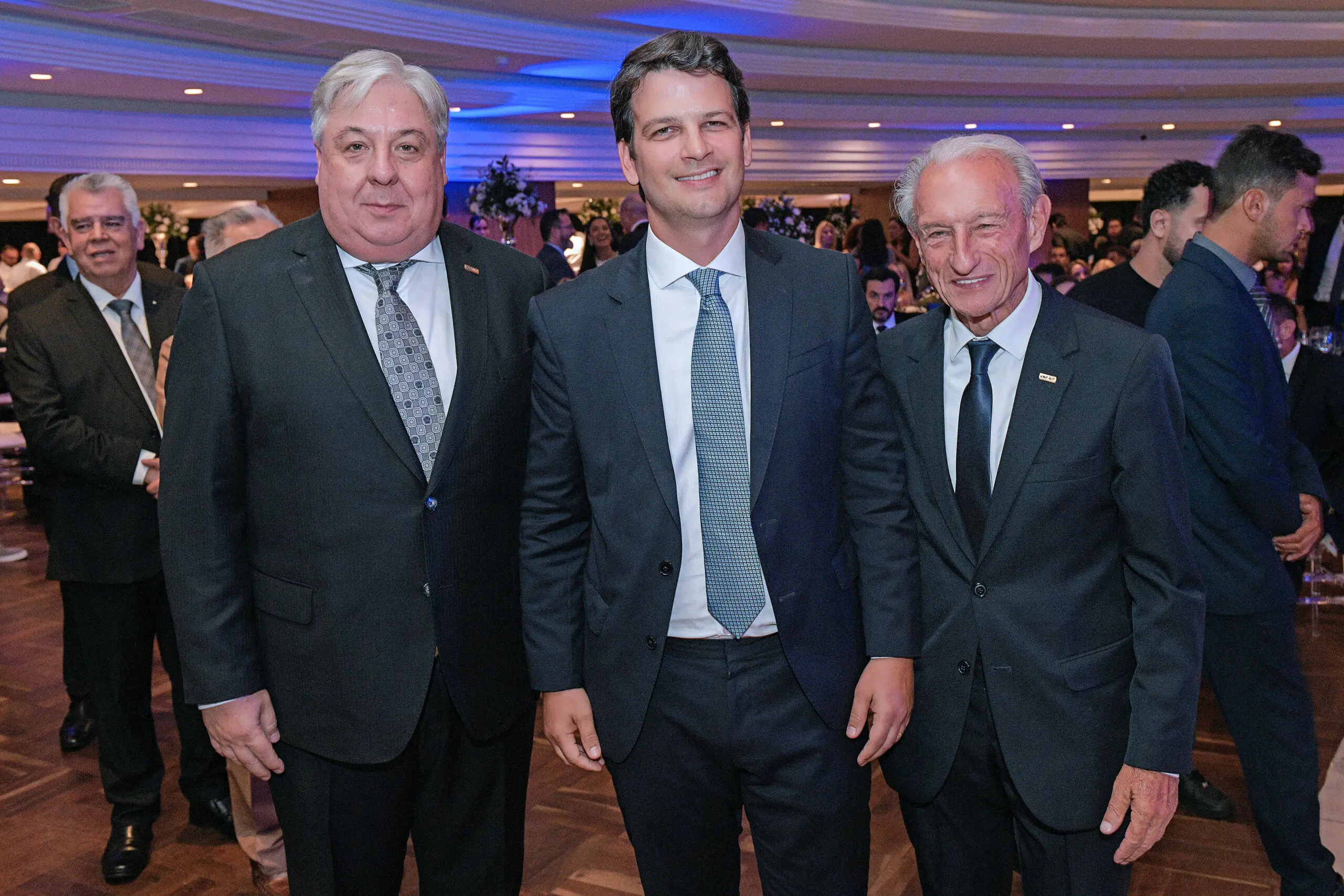 O prefeito de Curitiba, Eduardo Pimentel, participou da cerimônia de posse da nova diretoria da Associação Comercial do Paraná (ACP) em Curitiba.