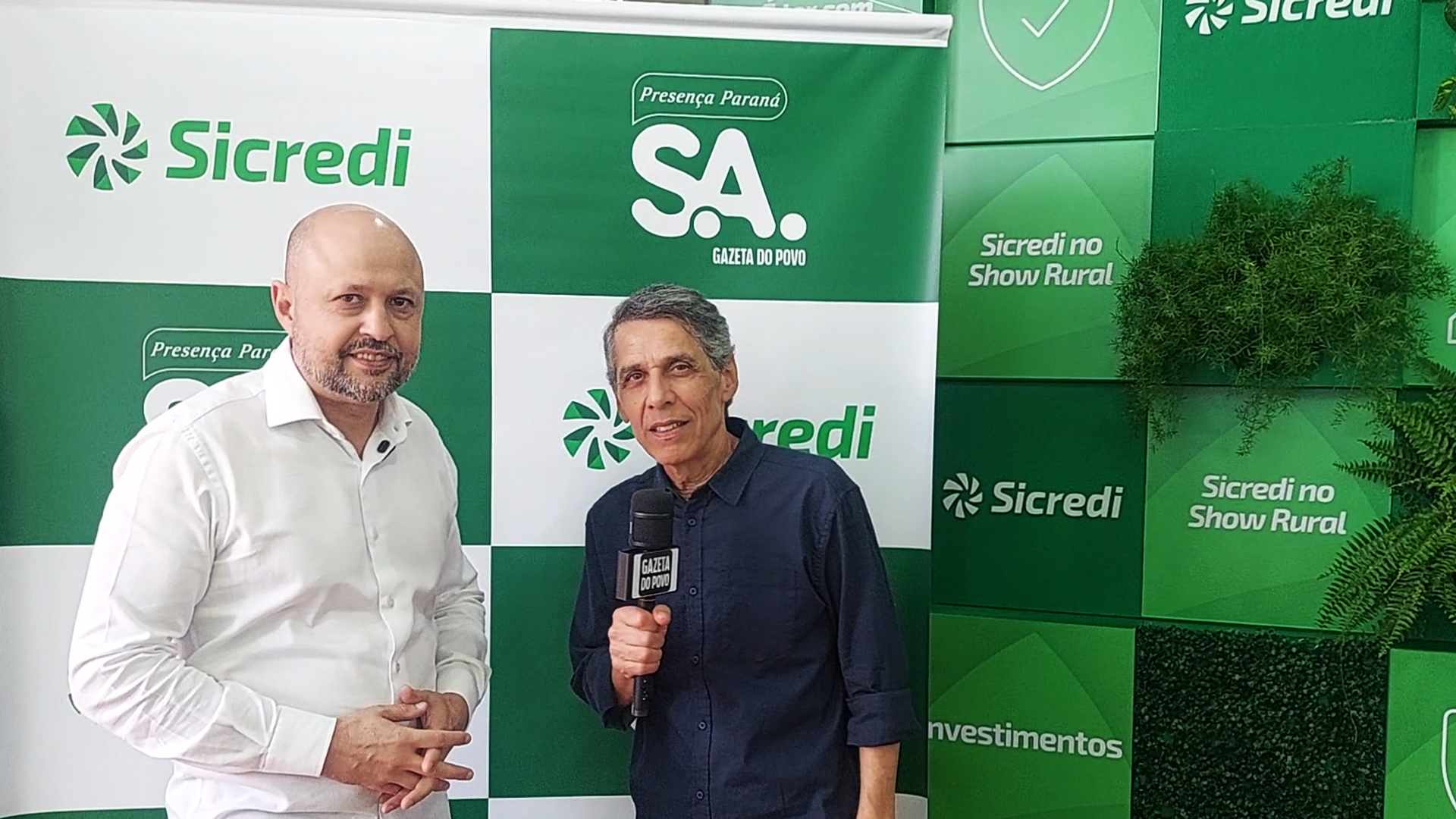 O presidente da FIEP, Edson Vasconcelos, concede entrevista ao jornalista Célio Martins durante o Show Rural Coopavel, em Cascavel, e destaca a importância da indústria na agregação de valor e no desenvolvimento do agronegócio paranaense.