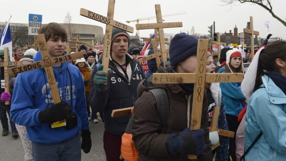 Geração Z é mais contrária ao aborto que pessoas acima de 60 anos