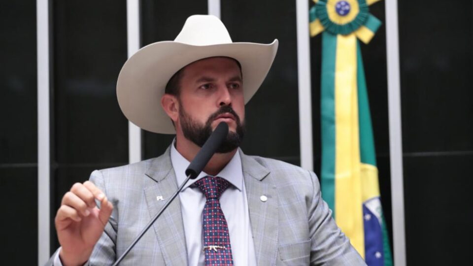 Deputados de oposição denunciam ser feitos de “boi de piranha” no Conselho de Ética