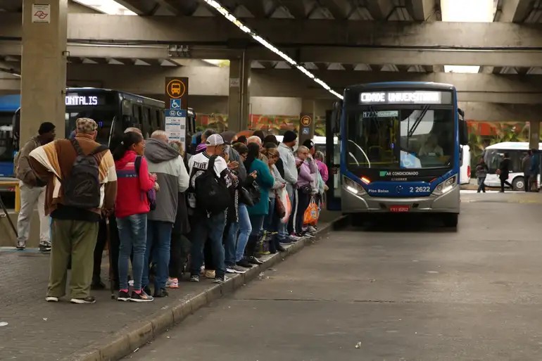 Câmara aprova urgência do marco legal do transporte público Câmara aprova urgência do marco legal do transporte público