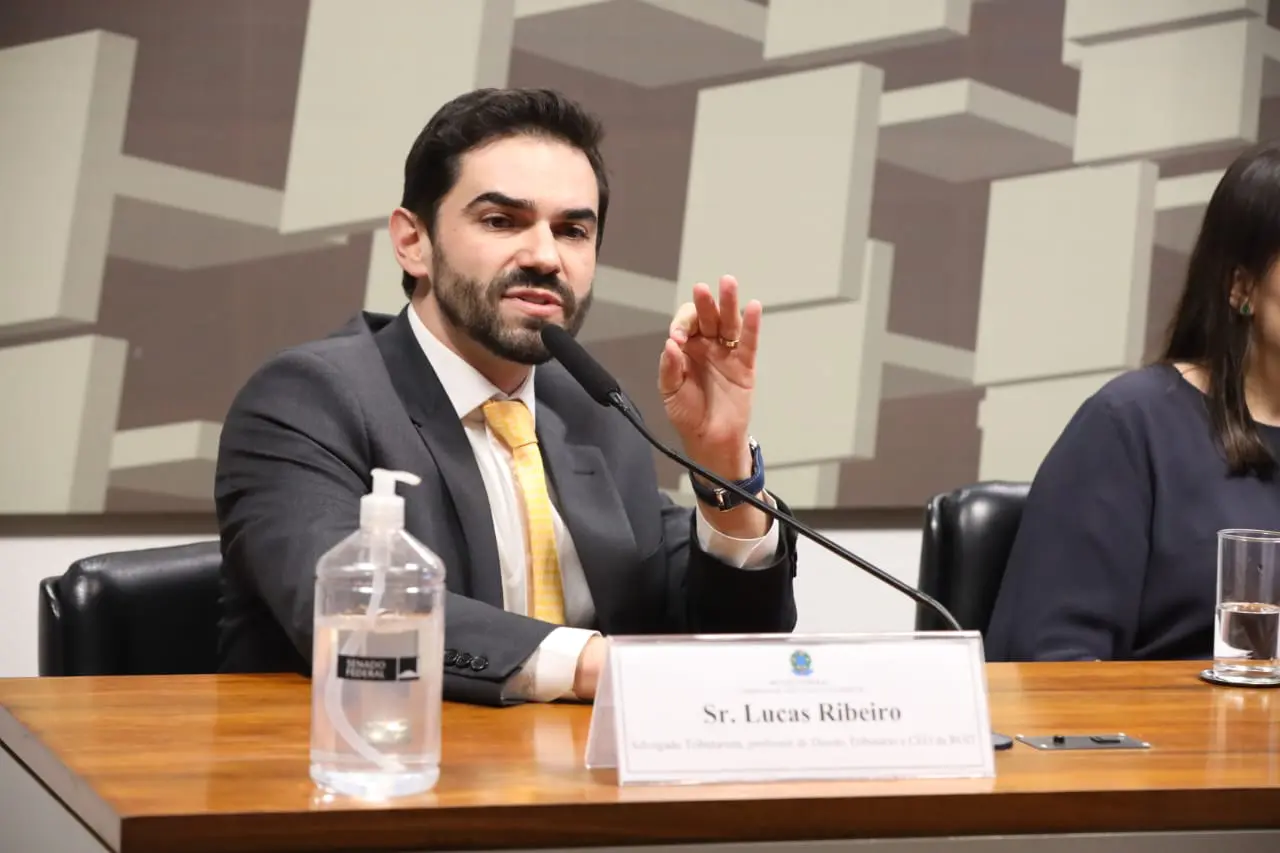 Executivos atravessam cenário de incerteza fiscal enquanto aumento da carga tributária pressiona empresas do Lucro Presumido a migrar para o Lucro Real.