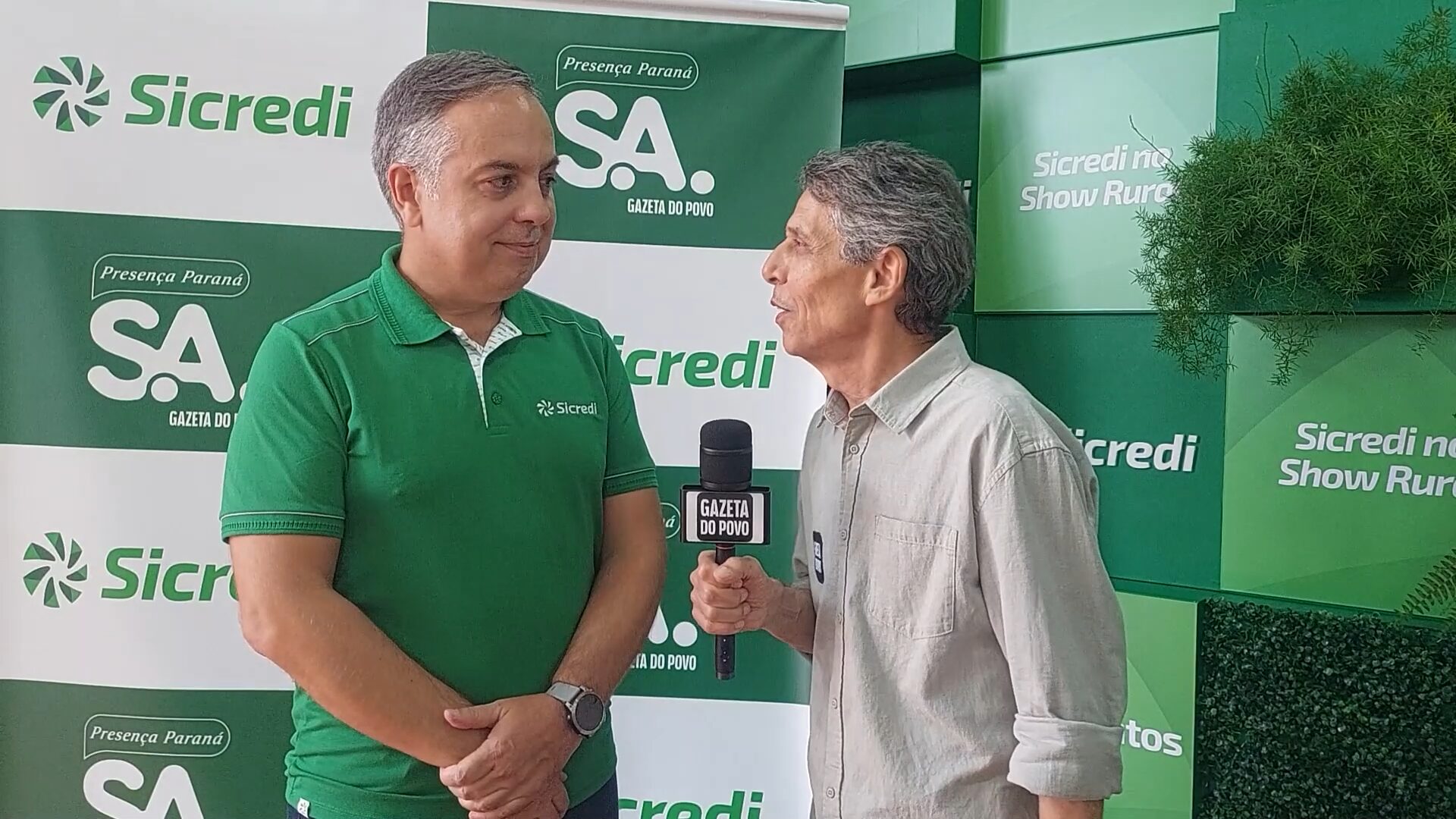 Leonardo Menezes, superintendente de seguros do Sicredi, concede entrevista a Célio Martins sobre proteção patrimonial e seguros para o agronegócio.