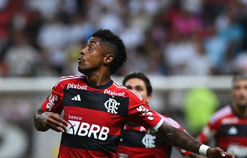 Em prejuízo com Master, BRB corta patrocínios e valor do Flamengo deve ser revisado
