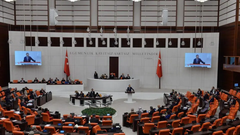 parlamento turquia briga