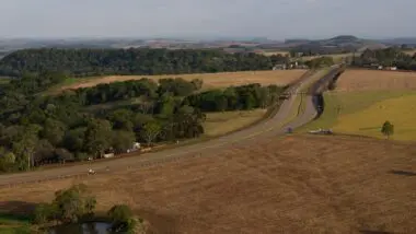 BR-163 integra o pacote de investimentos nas rodovias do oeste e sudoeste do Paraná, que receberão duplicações e melhorias com financiamento de R$ 9,2 bilhões aprovado pelo BNDES.