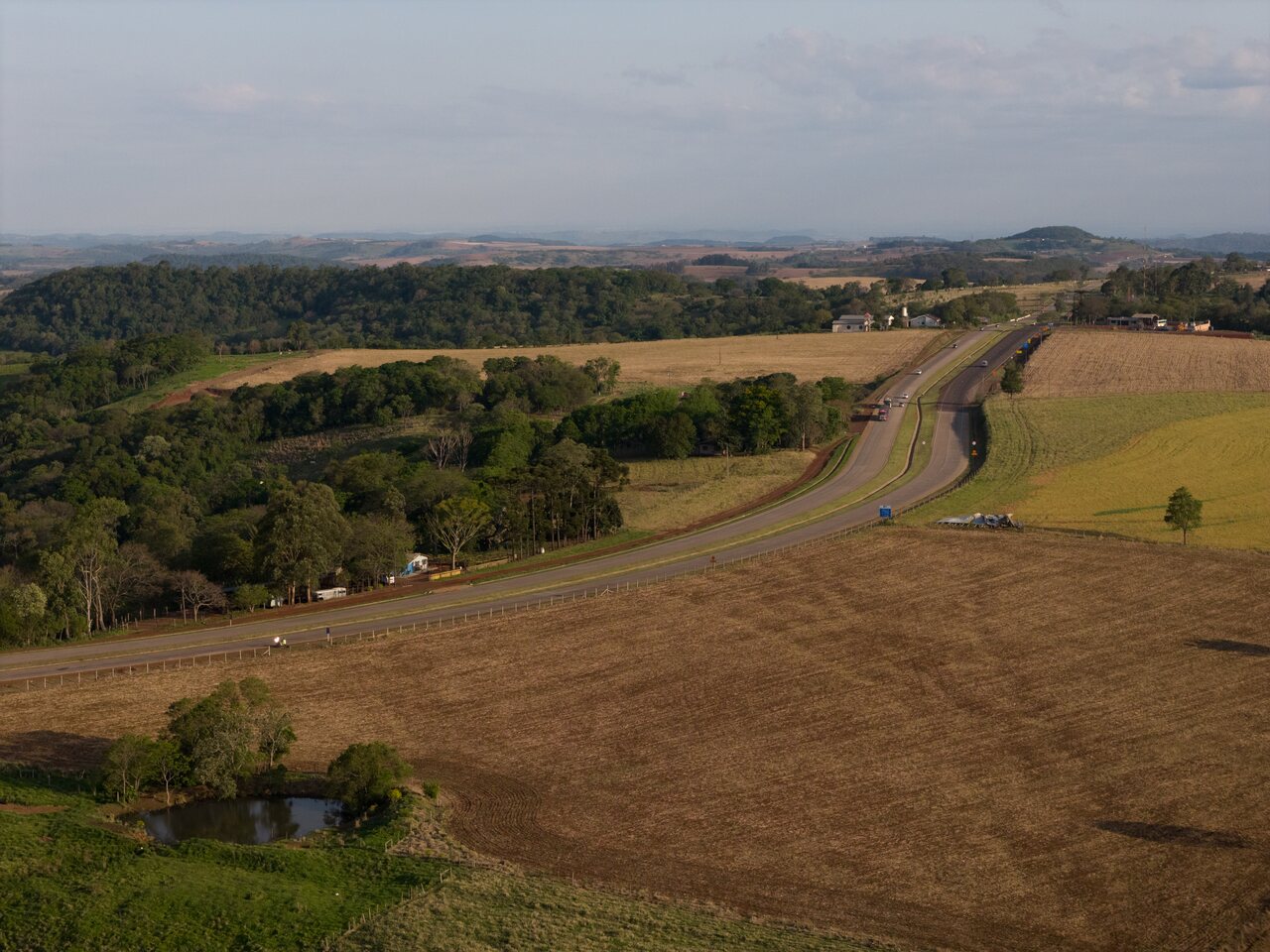 BR-163 integra o pacote de investimentos nas rodovias do oeste e sudoeste do Paraná, que receberão duplicações e melhorias com financiamento de R$ 9,2 bilhões aprovado pelo BNDES.