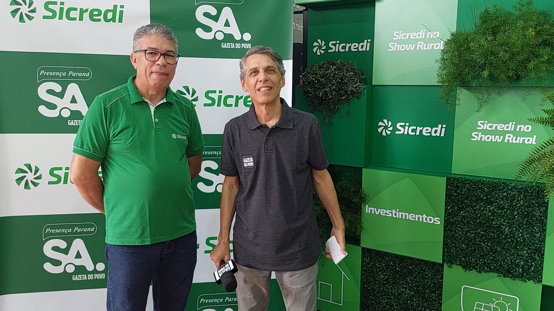 Gilson Farias, gerente de negócios da Central Sicredi Paraná, São Paulo e Rio de Janeiro, durante entrevista no estande da cooperativa no Show Rural Coopavel.