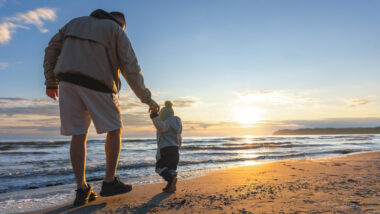 20 conselhos simples, mas exigentes, para quem será pai em breve e para quem já vive essa missão Imagem referente a matéria