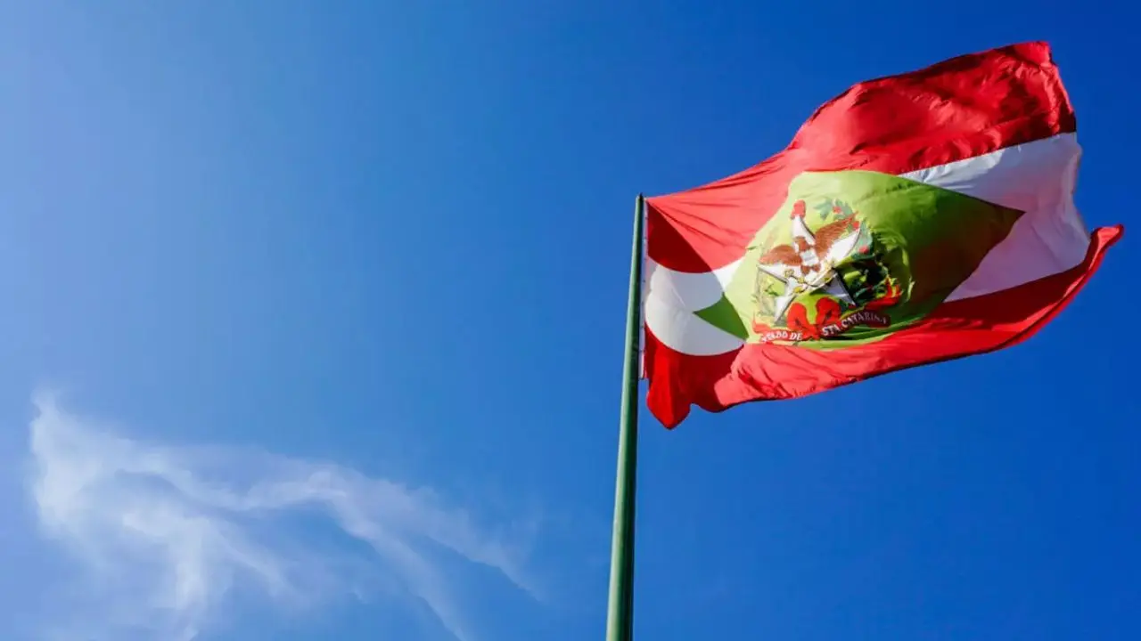 Bandeira de SC estado considerado o mais conservador do país.
