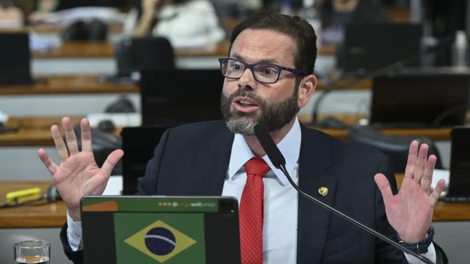 Senador pede asilo político para Ramagem à Embaixada dos EUA