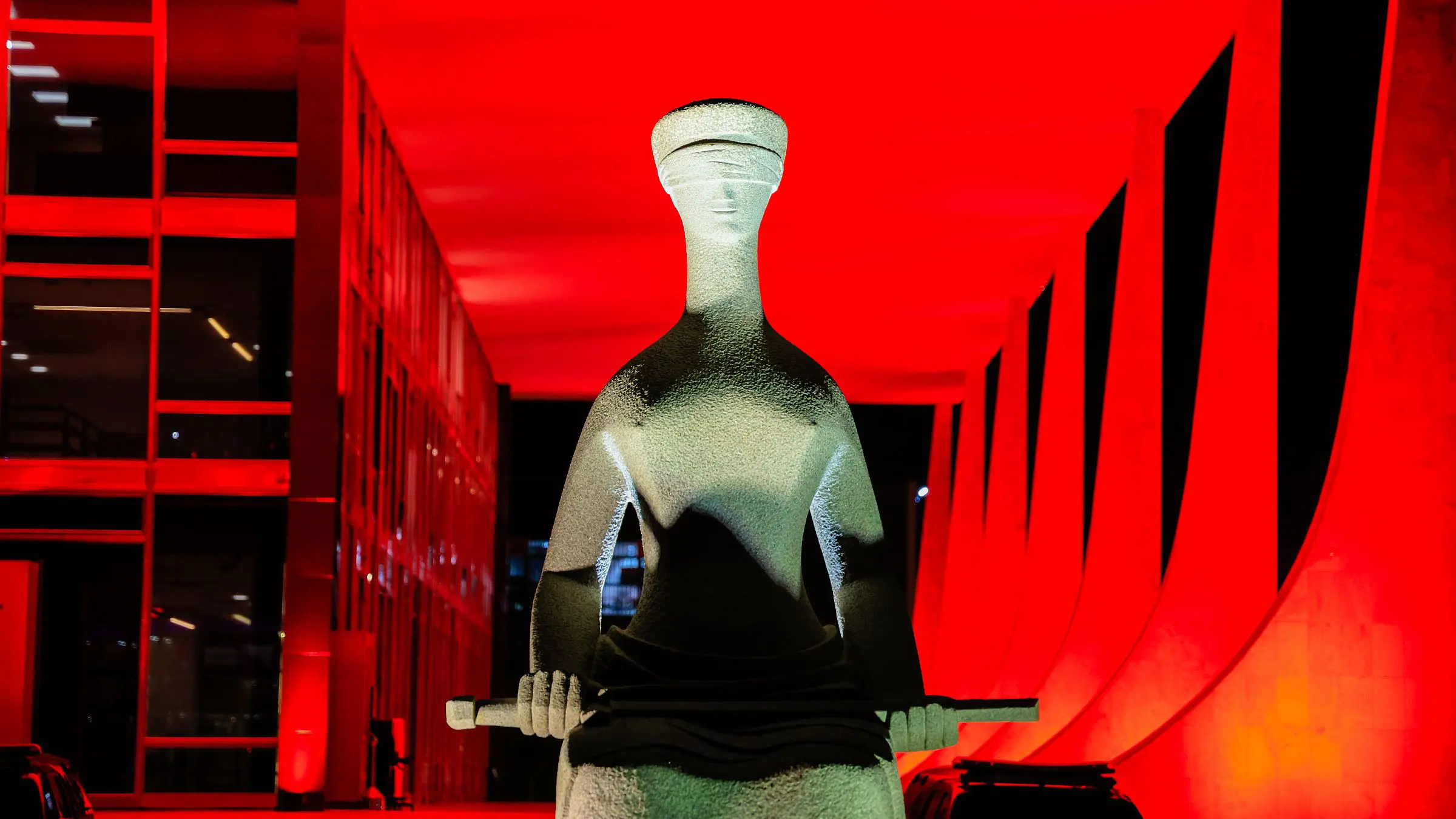 stf fachada vermelho