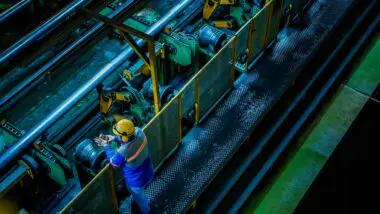 Indústria brasileira amplia produção no Paraguai em busca de menos impostos e energia barata.