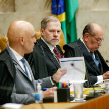 Supremo utilizou o título "nota oficial dos dez ministros do STF" para apoiar Toffoli, negar suspeição e comunicar que o relator pediu afastamento do caso.