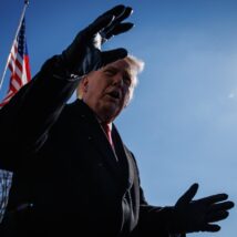 O presidente americano disse que os EUA vão “precisar” do porta-aviões USS Gerald R. Ford caso não seja fechado um acordo nuclear com o Irã Imagem referente a matéria