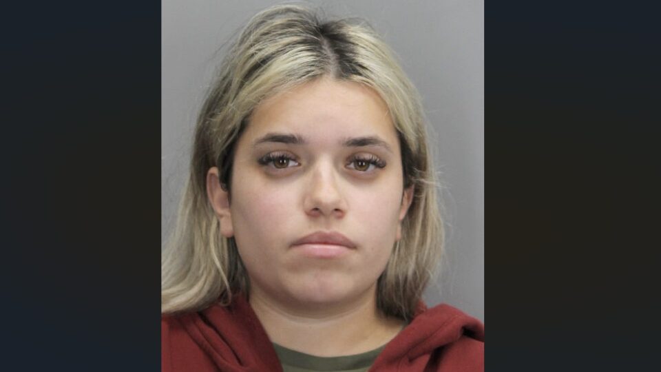 Brasileira é sentenciada a 10 anos de prisão nos EUA por participar de plano de assassinato