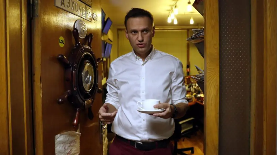 Alexey Navalny, oposicionista russo, perdeu a vida aos 47 anos, enquanto estava em uma prisão na Sibéria.