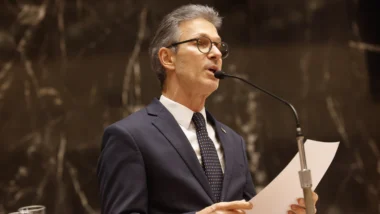 Zema alega exclusividade ao criticar o Supremo, evita menção a ministros ou a adversários e fala em "Supremo Balcão de Negócios"