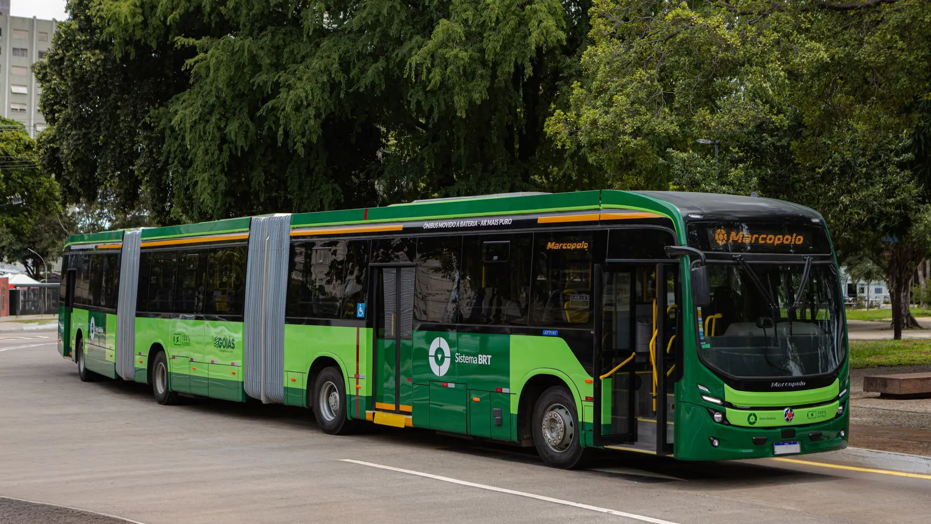 Venda de 21 biarticulados e articulados elétricos para o BRT de Goiânia foi um dos destaques da Volvo em 2025