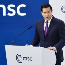 O Secretário de Estado dos EUA, Marco Rubio, discursa durante a 62ª Conferência de Segurança de Munique (MSC) no hotel ‘Bayerischer Hof’, em Munique, Alemanha, em 14 de fevereiro de 2026. Imagem referente a matéria