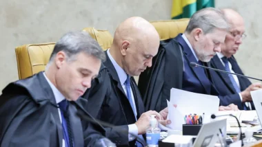 Moraes utilizou inquérito das Fake News para investigar servidores da receita.