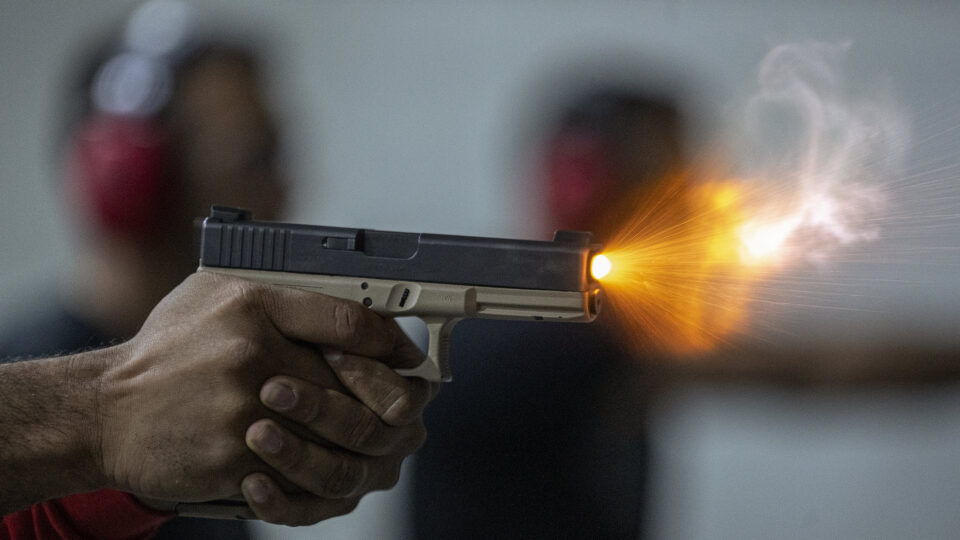 Comissão da Câmara aprova projeto que facilita compra da primeira arma de fogo