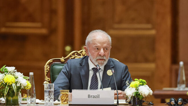 Na Índia, Lula defende regulação global da inteligência artificial