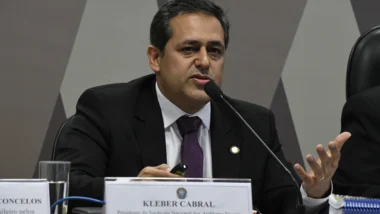 Presidente de associação de auditores critica STF por medidas contra servidores da Receita Federal.