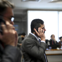 Aliado de Flávio Bolsonaro nega convite do PL ao senador Sergio Moro. Imagem referente a matéria